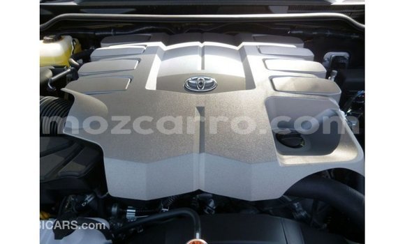 Tenga Imported Toyota Land Cruiser Bhurawuni Mota in Import - Dubai in Cabo Delgado Tenga Imported Toyota Land Cruiser Bhurawuni Mota in Import - Dubai in Cabo Delgado