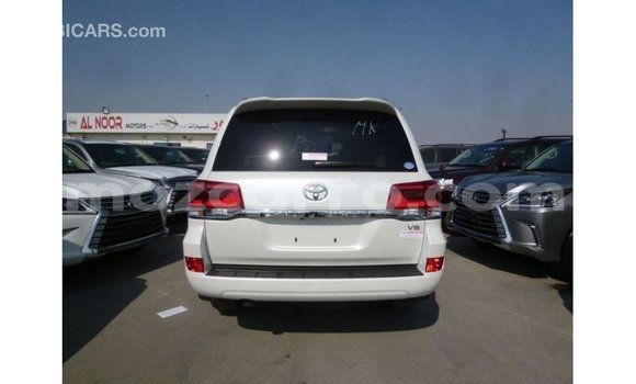 Buy Import Toyota Land Cruiser White Car in Import - Dubai in Cabo Delgado Buy Import Toyota Land Cruiser White Car in Import - Dubai in Cabo Delgado