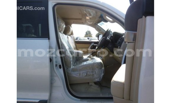 Buy Import Toyota Land Cruiser White Car in Import - Dubai in Cabo Delgado Buy Import Toyota Land Cruiser White Car in Import - Dubai in Cabo Delgado