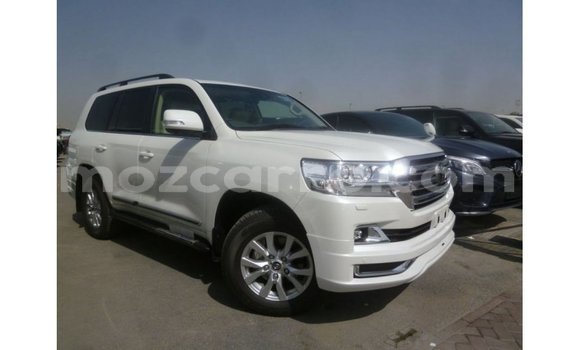 Comprar Importar Toyota Land Cruiser Branco Carro em Import - Dubai em Cabo Delgado Comprar Importar Toyota Land Cruiser Branco Carro em Import - Dubai em Cabo Delgado