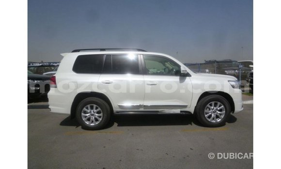 Comprar Importar Toyota Land Cruiser Branco Carro em Import - Dubai em Cabo Delgado Comprar Importar Toyota Land Cruiser Branco Carro em Import - Dubai em Cabo Delgado