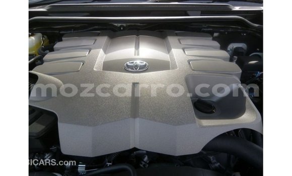 Comprar Importar Toyota Land Cruiser Branco Carro em Import - Dubai em Cabo Delgado Comprar Importar Toyota Land Cruiser Branco Carro em Import - Dubai em Cabo Delgado