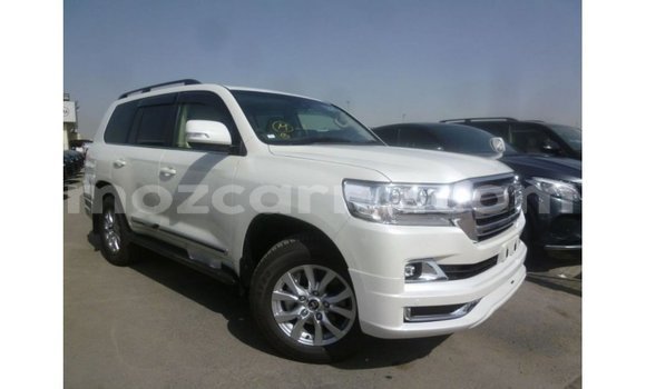 Nunua Imported Toyota Land Cruiser Nyeupe Gari ndani ya Import - Dubai nchini Cabo Delgado Nunua Imported Toyota Land Cruiser Nyeupe Gari ndani ya Import - Dubai nchini Cabo Delgado
