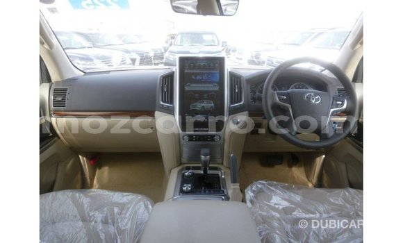 Nunua Imported Toyota Land Cruiser Nyeupe Gari ndani ya Import - Dubai nchini Cabo Delgado Nunua Imported Toyota Land Cruiser Nyeupe Gari ndani ya Import - Dubai nchini Cabo Delgado