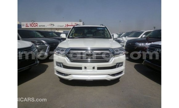 Nunua Imported Toyota Land Cruiser Nyeupe Gari ndani ya Import - Dubai nchini Cabo Delgado Nunua Imported Toyota Land Cruiser Nyeupe Gari ndani ya Import - Dubai nchini Cabo Delgado