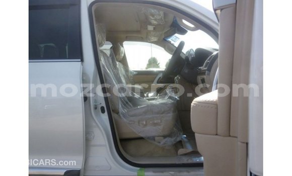 Nunua Imported Toyota Land Cruiser Nyeupe Gari ndani ya Import - Dubai nchini Cabo Delgado Nunua Imported Toyota Land Cruiser Nyeupe Gari ndani ya Import - Dubai nchini Cabo Delgado