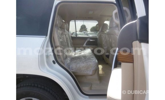 Nunua Imported Toyota Land Cruiser Nyeupe Gari ndani ya Import - Dubai nchini Cabo Delgado Nunua Imported Toyota Land Cruiser Nyeupe Gari ndani ya Import - Dubai nchini Cabo Delgado