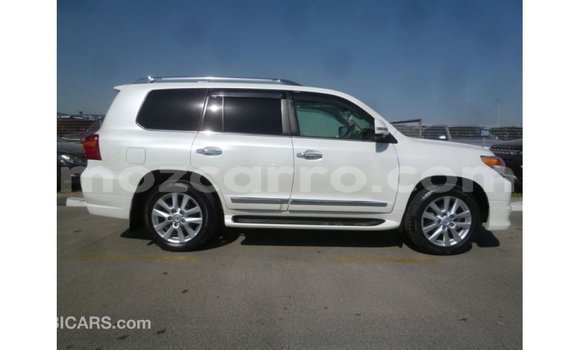 Comprar Importar Toyota Land Cruiser Branco Carro em Import - Dubai em Cabo Delgado Comprar Importar Toyota Land Cruiser Branco Carro em Import - Dubai em Cabo Delgado