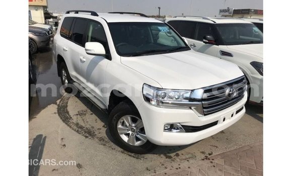 Nunua Imported Toyota Land Cruiser Nyeupe Gari ndani ya Import - Dubai nchini Cabo Delgado Nunua Imported Toyota Land Cruiser Nyeupe Gari ndani ya Import - Dubai nchini Cabo Delgado