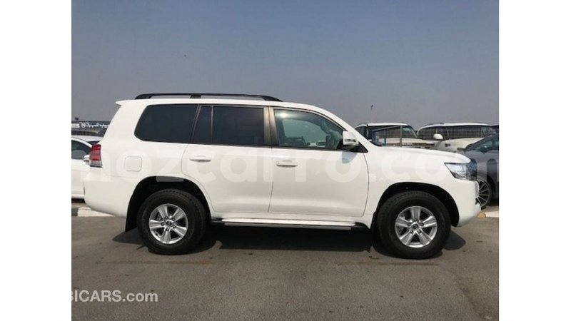 Big with watermark toyota land cruiser cabo delgado import dubai 6960