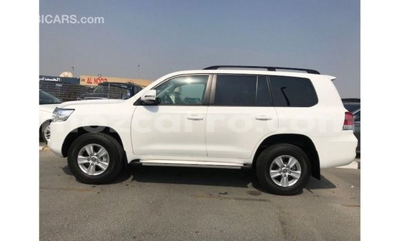 Nunua Imported Toyota Land Cruiser Nyeupe Gari ndani ya Import - Dubai nchini Cabo Delgado Nunua Imported Toyota Land Cruiser Nyeupe Gari ndani ya Import - Dubai nchini Cabo Delgado