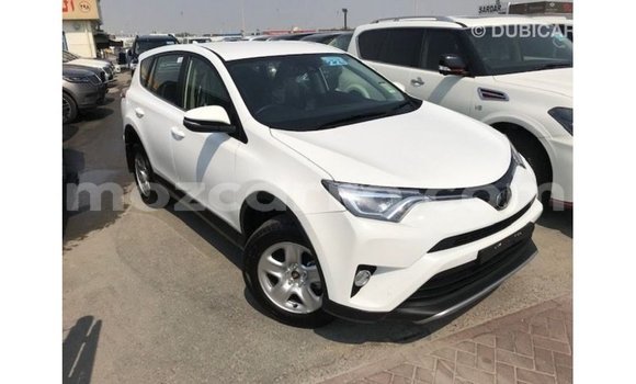 Nunua Imported Toyota 4Runner Nyeupe Gari ndani ya Import - Dubai nchini Cabo Delgado Nunua Imported Toyota 4Runner Nyeupe Gari ndani ya Import - Dubai nchini Cabo Delgado
