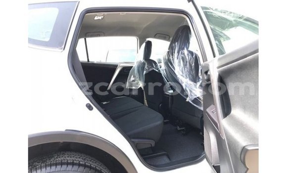 Nunua Imported Toyota 4Runner Nyeupe Gari ndani ya Import - Dubai nchini Cabo Delgado Nunua Imported Toyota 4Runner Nyeupe Gari ndani ya Import - Dubai nchini Cabo Delgado