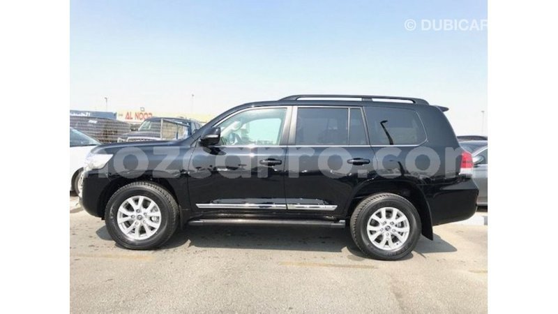 Big with watermark toyota land cruiser cabo delgado import dubai 6962