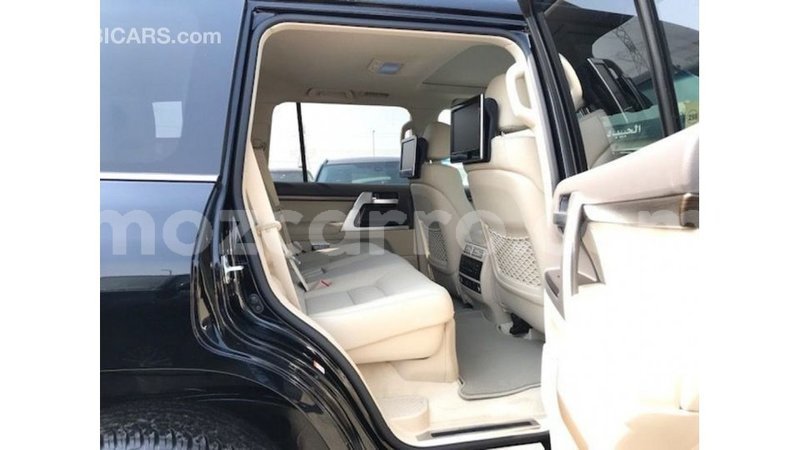 Big with watermark toyota land cruiser cabo delgado import dubai 6962