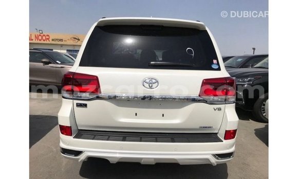 Tenga Imported Toyota Land Cruiser Chena Mota in Import - Dubai in Cabo Delgado Tenga Imported Toyota Land Cruiser Chena Mota in Import - Dubai in Cabo Delgado
