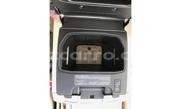 Tenga Imported Toyota Land Cruiser Chena Mota in Import - Dubai in Cabo Delgado Tenga Imported Toyota Land Cruiser Chena Mota in Import - Dubai in Cabo Delgado