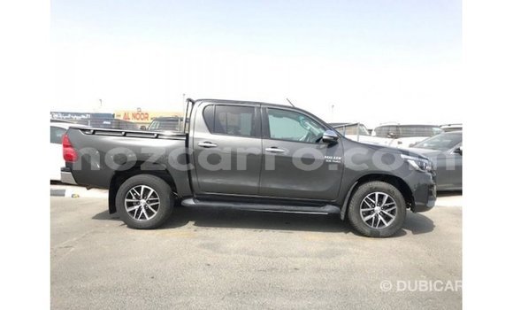 Tenga Imported Toyota Hilux Nhema Mota in Import - Dubai in Cabo Delgado Tenga Imported Toyota Hilux Nhema Mota in Import - Dubai in Cabo Delgado