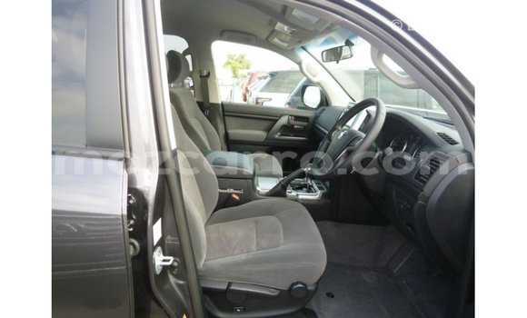Tenga Imported Toyota Land Cruiser Zvimwe Mota in Import - Dubai in Cabo Delgado Tenga Imported Toyota Land Cruiser Zvimwe Mota in Import - Dubai in Cabo Delgado