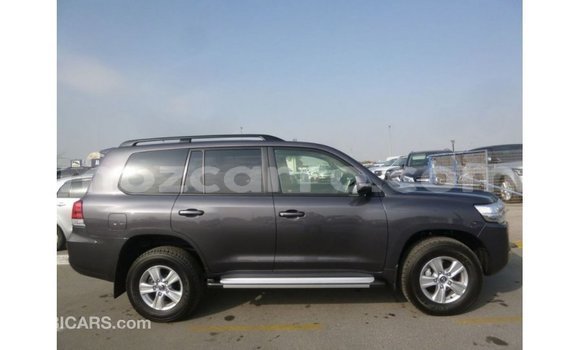 Tenga Imported Toyota Land Cruiser Zvimwe Mota in Import - Dubai in Cabo Delgado Tenga Imported Toyota Land Cruiser Zvimwe Mota in Import - Dubai in Cabo Delgado