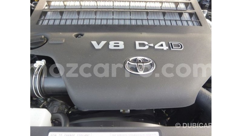 Big with watermark toyota land cruiser cabo delgado import dubai 7018