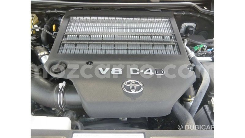 Big with watermark toyota land cruiser cabo delgado import dubai 7019