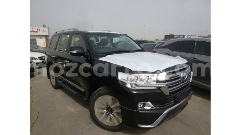 Big with watermark toyota land cruiser cabo delgado import dubai 7020