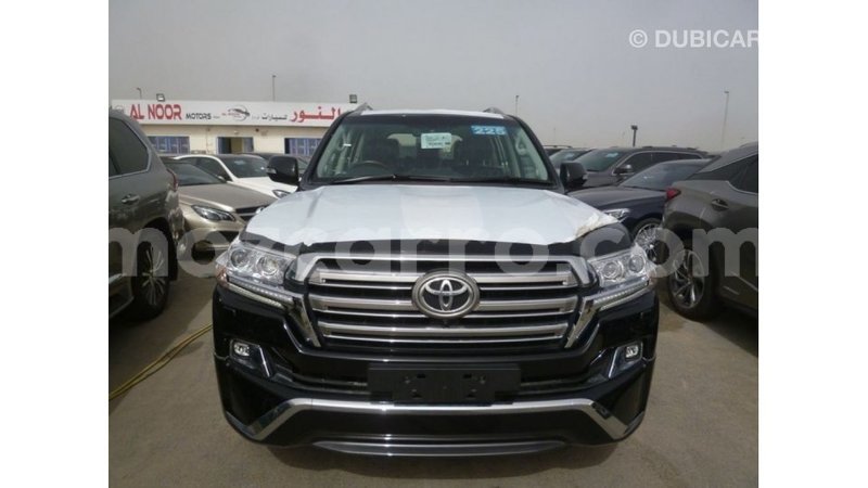 Big with watermark toyota land cruiser cabo delgado import dubai 7020