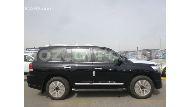 Big with watermark toyota land cruiser cabo delgado import dubai 7020