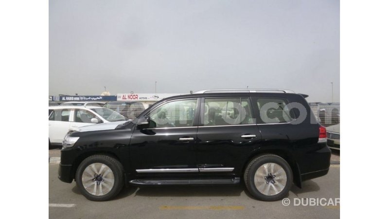 Big with watermark toyota land cruiser cabo delgado import dubai 7020
