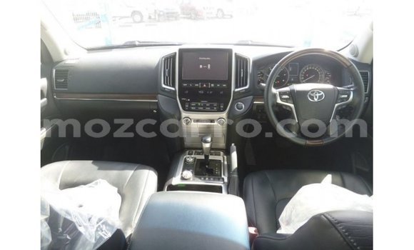 Comprar Importar Toyota Land Cruiser Branco Carro em Import - Dubai em Cabo Delgado Comprar Importar Toyota Land Cruiser Branco Carro em Import - Dubai em Cabo Delgado