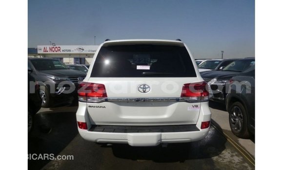 Comprar Importar Toyota Land Cruiser Branco Carro em Import - Dubai em Cabo Delgado Comprar Importar Toyota Land Cruiser Branco Carro em Import - Dubai em Cabo Delgado