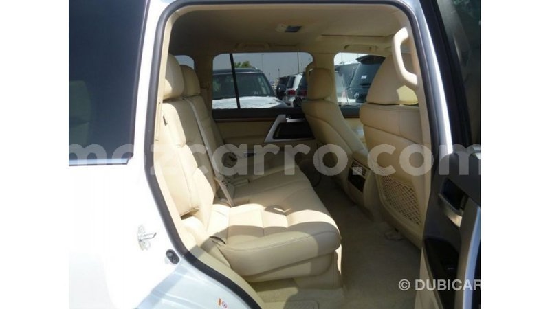 Big with watermark toyota land cruiser cabo delgado import dubai 7023