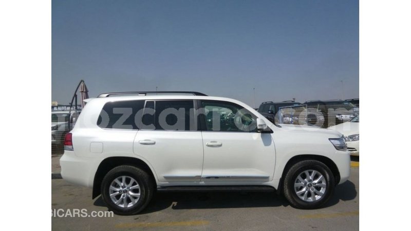 Big with watermark toyota land cruiser cabo delgado import dubai 7023