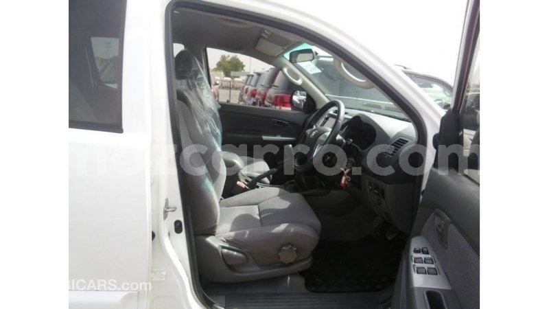 Big with watermark toyota hilux cabo delgado import dubai 7033