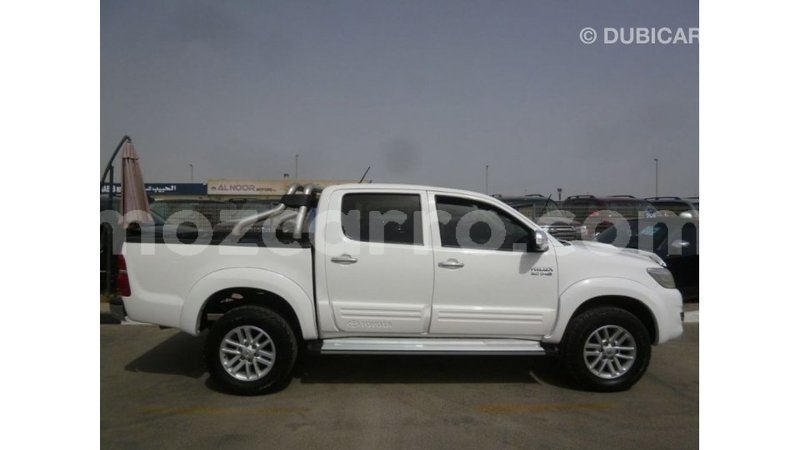 Big with watermark toyota hilux cabo delgado import dubai 7033