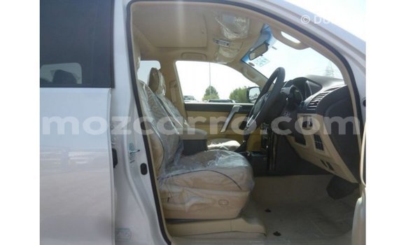 Nunua Imported Toyota Prado Nyeupe Gari ndani ya Import - Dubai nchini Cabo Delgado Nunua Imported Toyota Prado Nyeupe Gari ndani ya Import - Dubai nchini Cabo Delgado