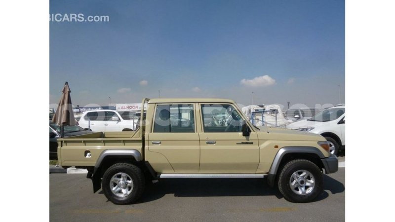 Big with watermark toyota land cruiser cabo delgado import dubai 7049