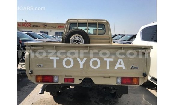 Tenga Imported Toyota Land Cruiser Beige Mota in Import - Dubai in Cabo Delgado Tenga Imported Toyota Land Cruiser Beige Mota in Import - Dubai in Cabo Delgado