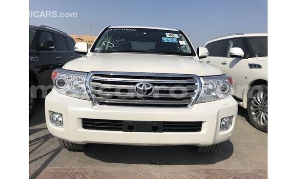 Tenga Imported Toyota Land Cruiser Chena Mota in Import - Dubai in Cabo Delgado Tenga Imported Toyota Land Cruiser Chena Mota in Import - Dubai in Cabo Delgado