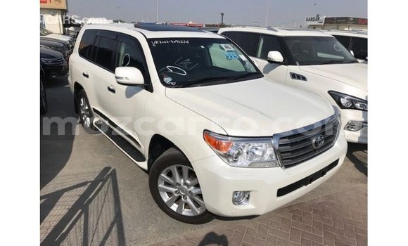 Tenga Imported Toyota Land Cruiser Chena Mota in Import - Dubai in Cabo Delgado Tenga Imported Toyota Land Cruiser Chena Mota in Import - Dubai in Cabo Delgado