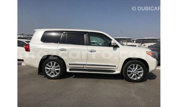 Tenga Imported Toyota Land Cruiser Chena Mota in Import - Dubai in Cabo Delgado Tenga Imported Toyota Land Cruiser Chena Mota in Import - Dubai in Cabo Delgado
