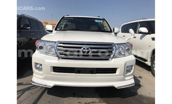Tenga Imported Toyota Land Cruiser Chena Mota in Import - Dubai in Cabo Delgado Tenga Imported Toyota Land Cruiser Chena Mota in Import - Dubai in Cabo Delgado