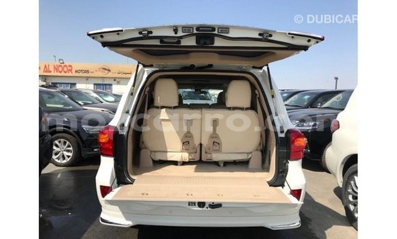 Tenga Imported Toyota Land Cruiser Chena Mota in Import - Dubai in Cabo Delgado Tenga Imported Toyota Land Cruiser Chena Mota in Import - Dubai in Cabo Delgado