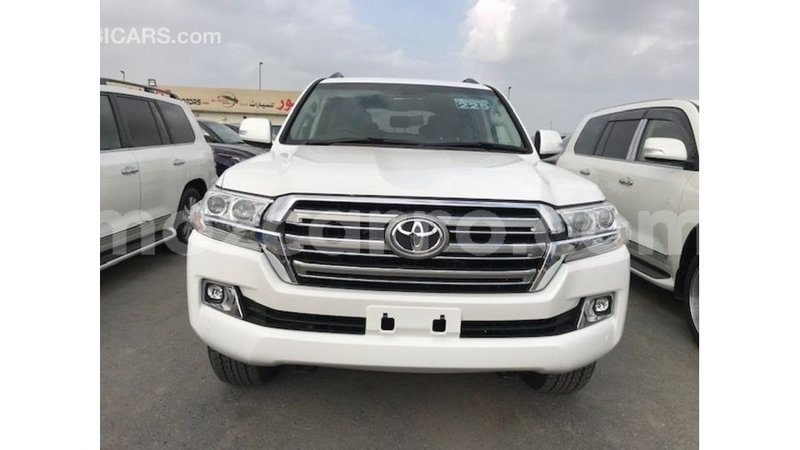 Big with watermark toyota land cruiser cabo delgado import dubai 7059