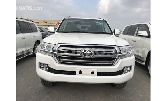 Buy Import Toyota Land Cruiser White Car in Import - Dubai in Cabo Delgado Buy Import Toyota Land Cruiser White Car in Import - Dubai in Cabo Delgado