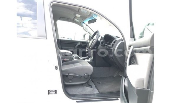 Buy Import Toyota Land Cruiser White Car in Import - Dubai in Cabo Delgado Buy Import Toyota Land Cruiser White Car in Import - Dubai in Cabo Delgado