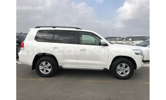 Buy Import Toyota Land Cruiser White Car in Import - Dubai in Cabo Delgado Buy Import Toyota Land Cruiser White Car in Import - Dubai in Cabo Delgado