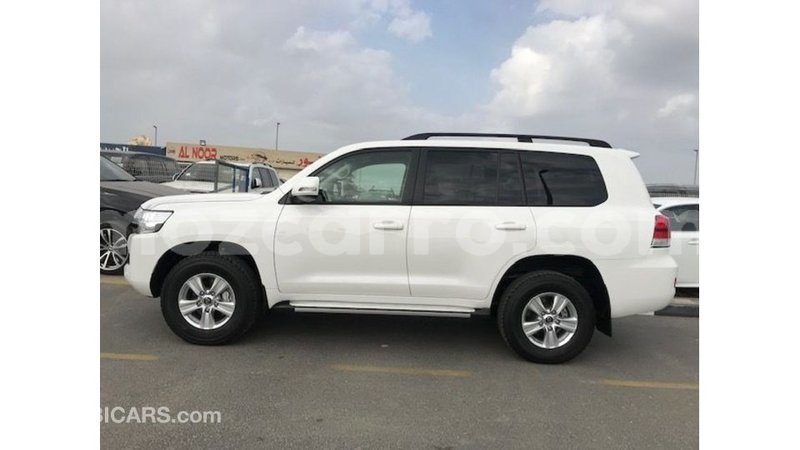 Big with watermark toyota land cruiser cabo delgado import dubai 7059