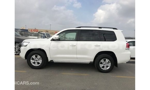 Buy Import Toyota Land Cruiser White Car in Import - Dubai in Cabo Delgado Buy Import Toyota Land Cruiser White Car in Import - Dubai in Cabo Delgado